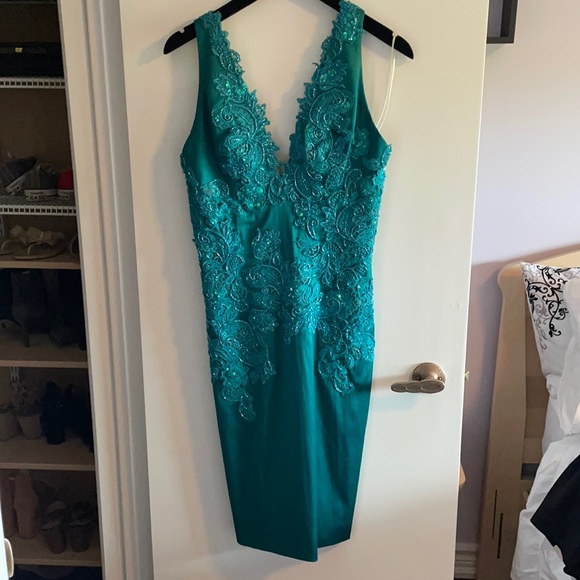 Beautiful Mandalay green/blue midi dress - Picture 1 of 2